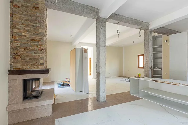 A luxurious three-story villa on the first sea line in  Kotor — photo 35